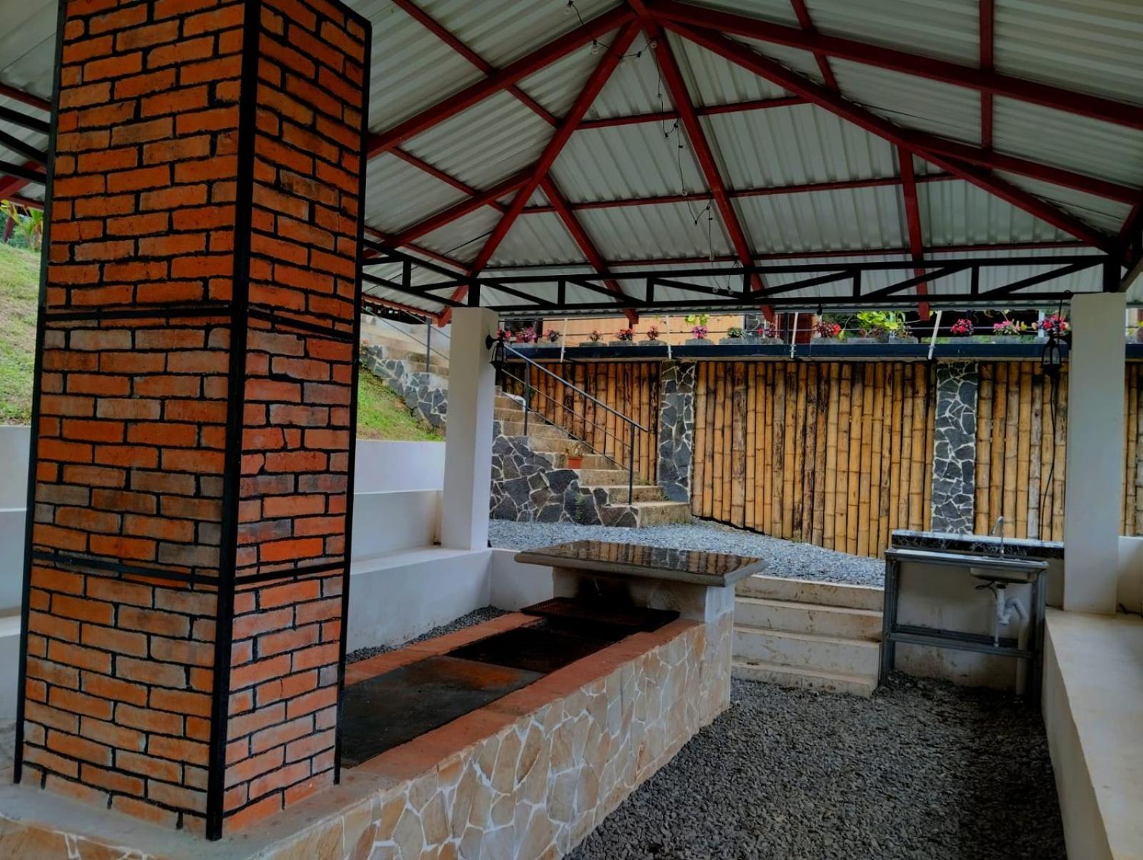 Hotel Rivel - Restaurant & Nature Retreat Туриалба Екстериор снимка
