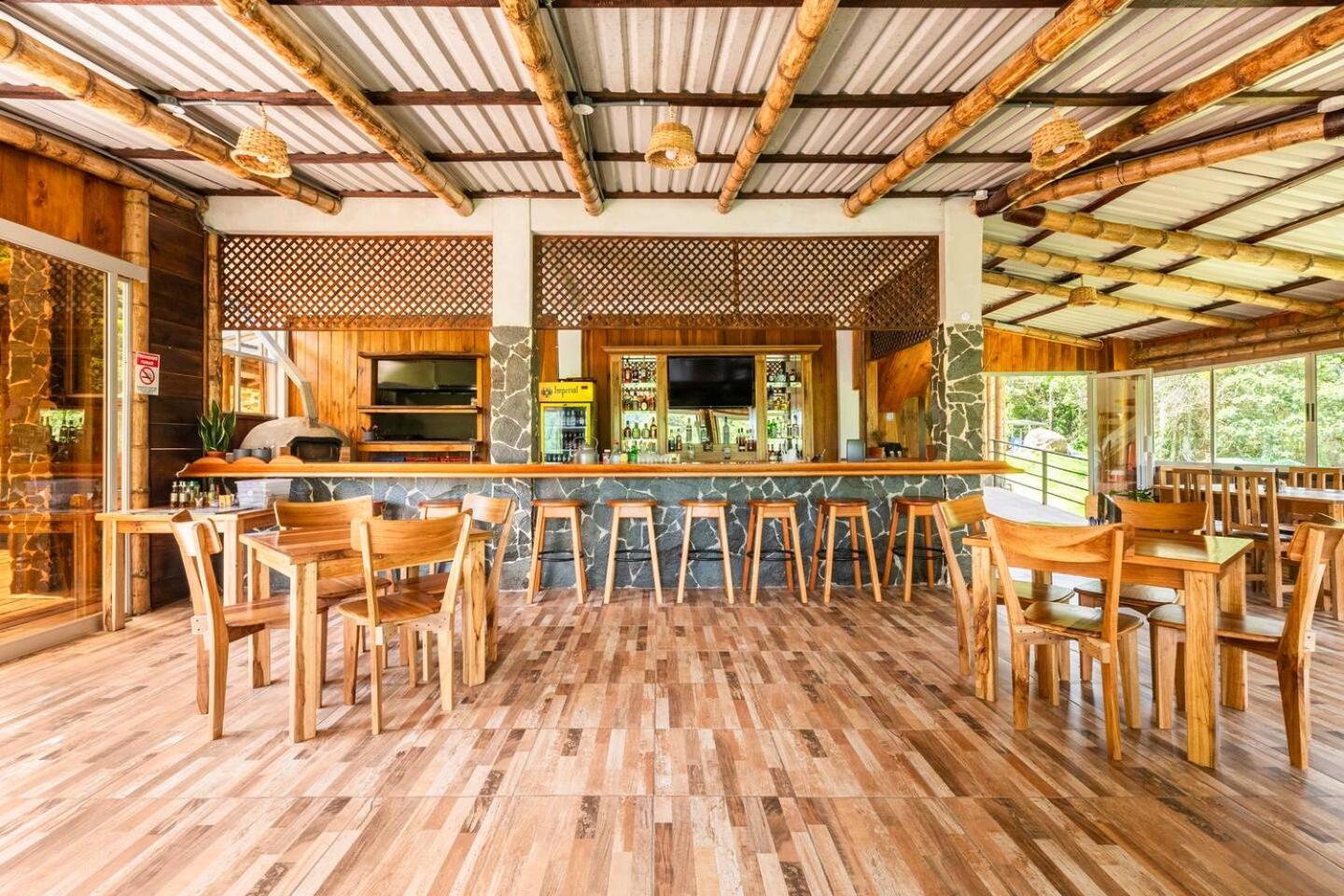 Hotel Rivel - Restaurant & Nature Retreat Туриалба Екстериор снимка
