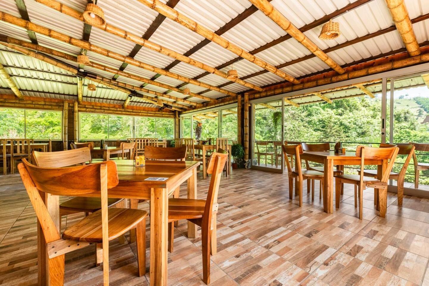 Hotel Rivel - Restaurant & Nature Retreat Туриалба Екстериор снимка